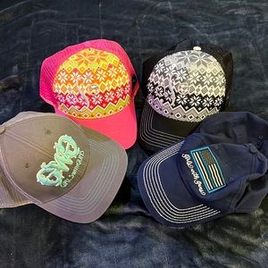 Lot (4) snap back hats